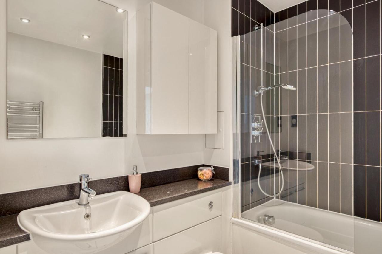 Delightful Apartment Wandsworth Лондон Екстериор снимка